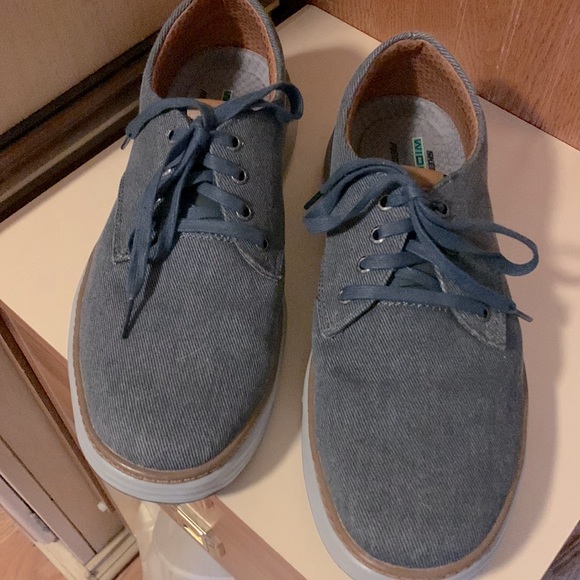 Mens size 11 Skechers casual shoe - Picture 3 of 6